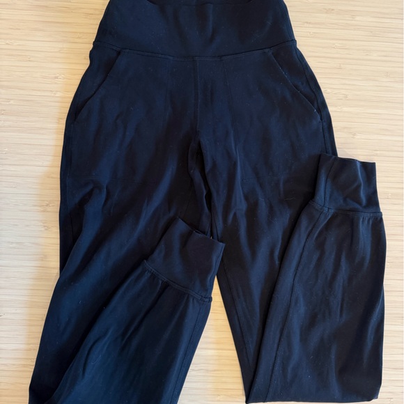 Lululemon Align black joggers - Picture 1 of 3